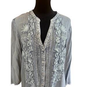 Solitere chambray blue embroidered V-neck button down top, women's size M